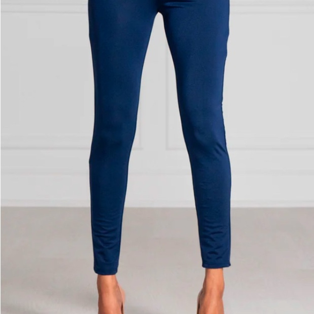 Tia Bhuva Saree Silhouette/Leggings